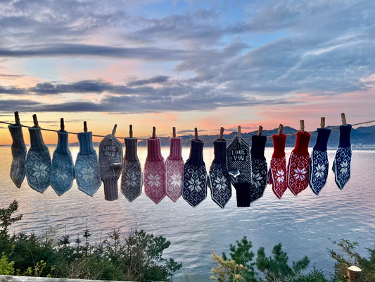 I Love You Heart Mitten Adult