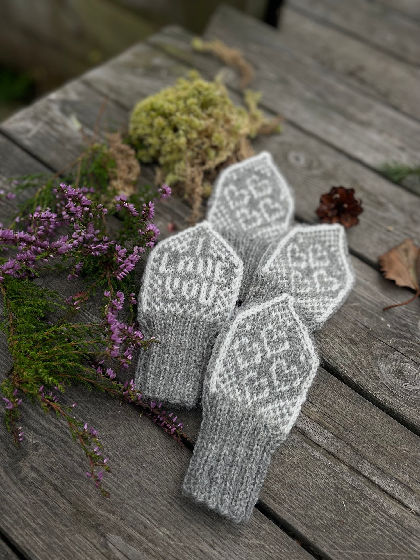 I Love You Heart mittens baby 0-12 months