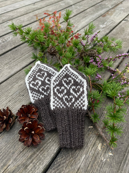 I Love You Heart mittens baby 0-12 months